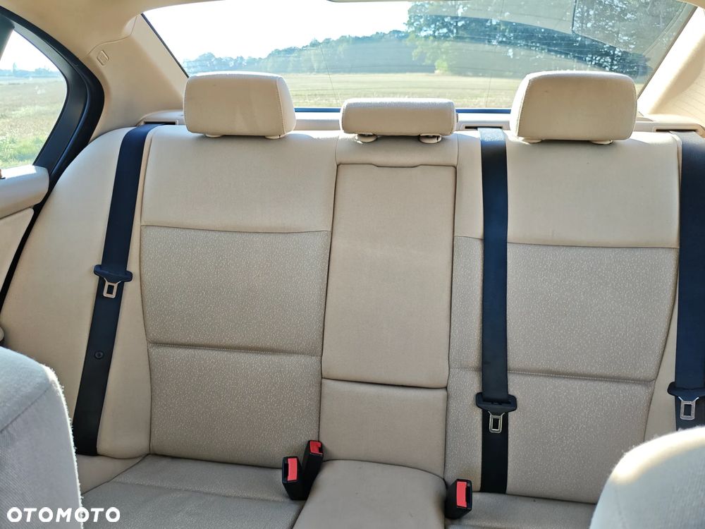 BMW Seria 3 330i - 33