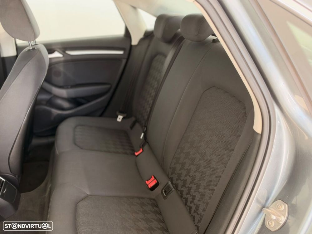 Audi A3 Limousine 1.6 TDI Attraction - 6