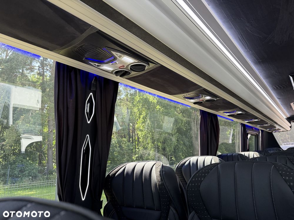 Iveco Daily 70C21 Tourism Revolution ERENER 33+1+1 miejsc - 35