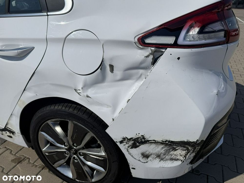 Hyundai IONIQ - 13
