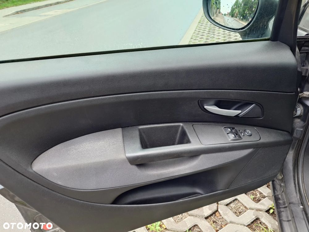 Fiat Linea 1.4 Dynamic Euro5 - 15