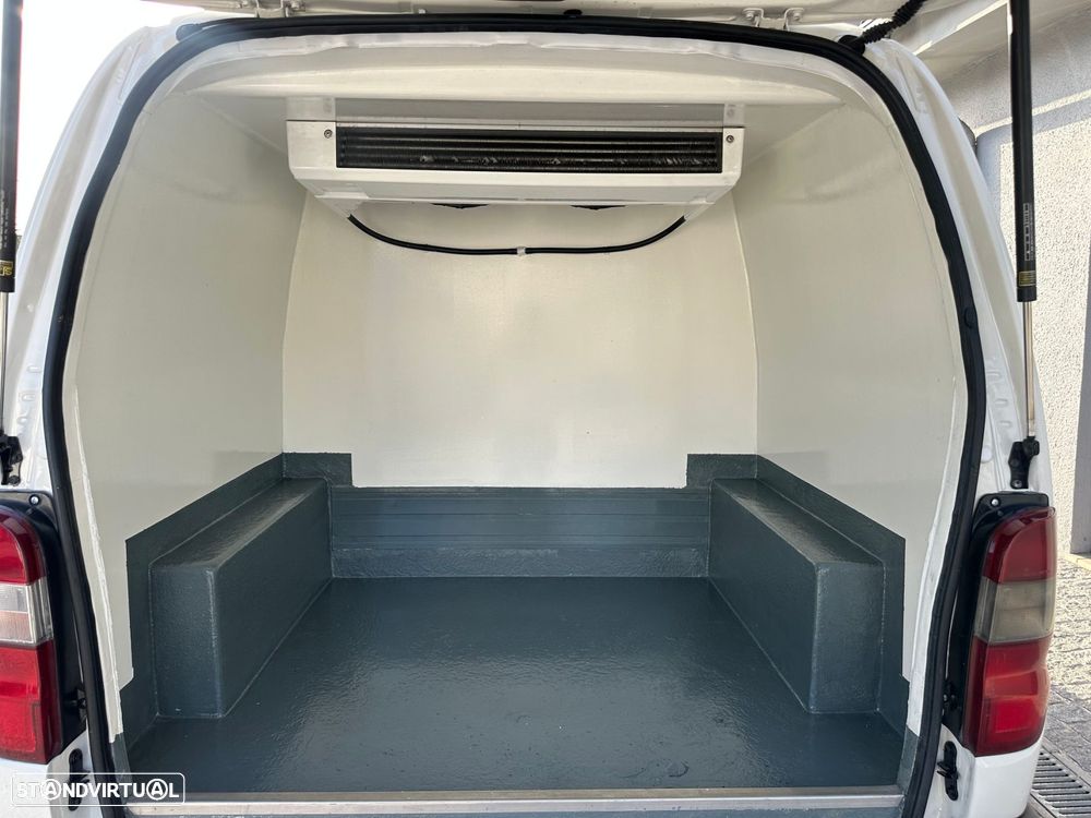 Toyota HiAce 2.5 D-4D Curto 2.8T AC