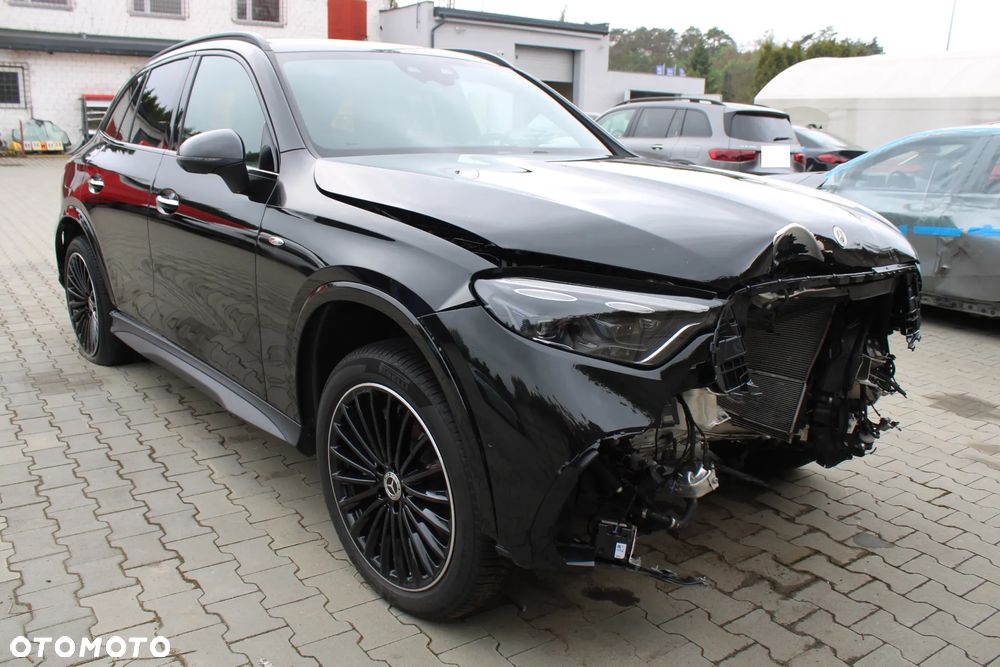 Mercedes-Benz GLC 300 e PHEV 4-Matic AMG Line - 7