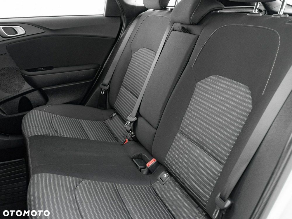 Kia Ceed 1.5 T-GDI M - 28