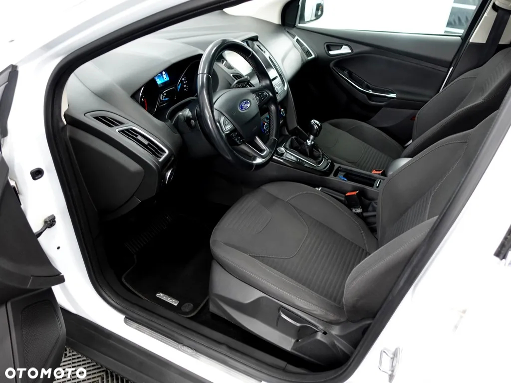 Ford Focus 2.0 TDCi Titanium ASS - 12