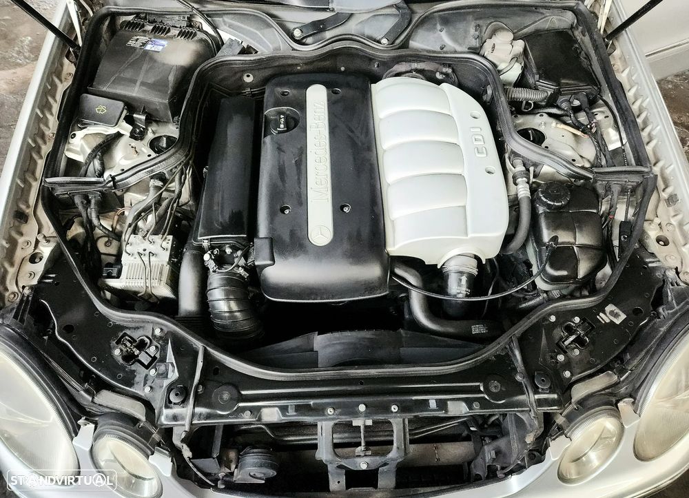 Mercedes-Benz E 220 CDi Avantgarde - 18