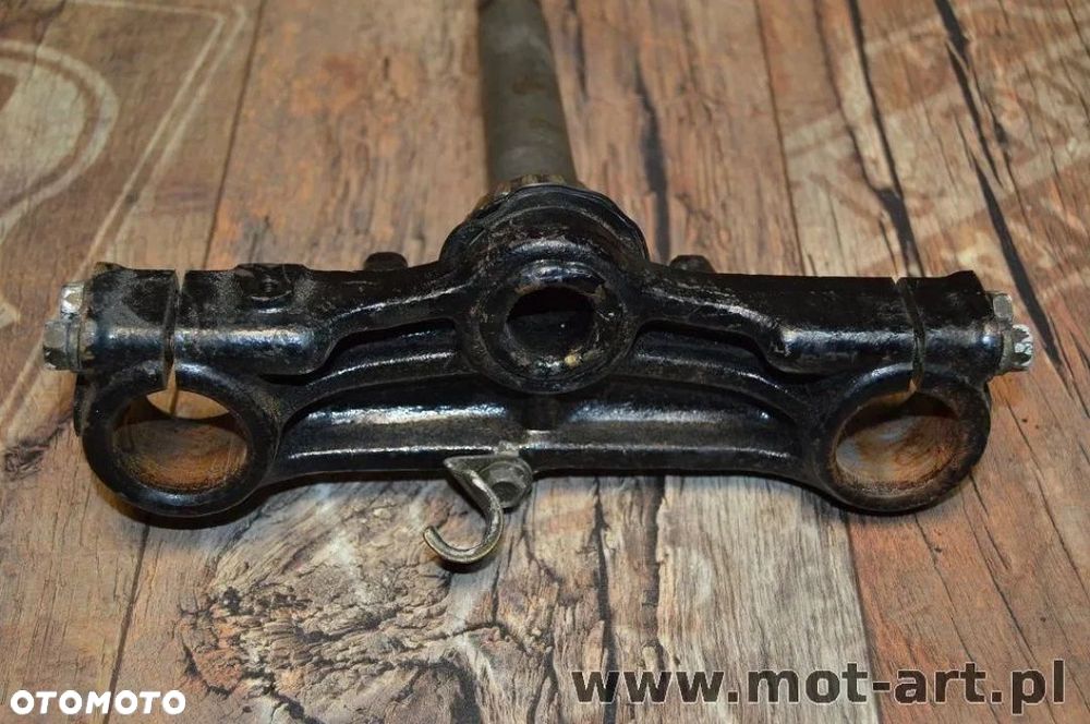 PÓŁKA DOLNA SZTYCA SUZUKI GN250 - 3