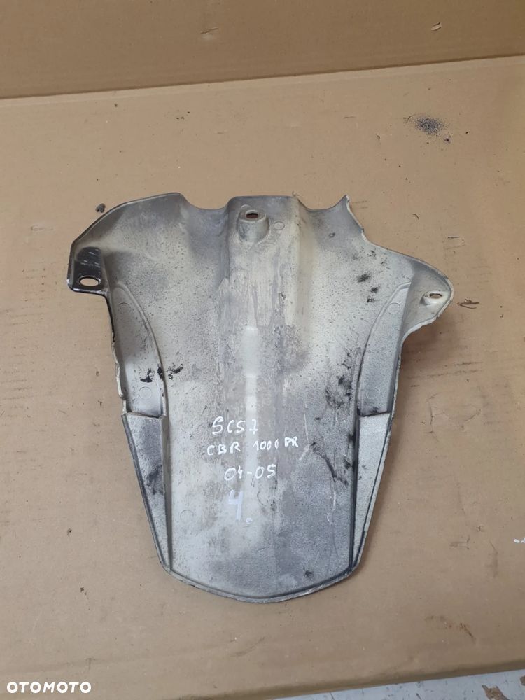 Yamaha YZF-R1 1000 RN09 (2002 - 2003) błotnik tył - 4