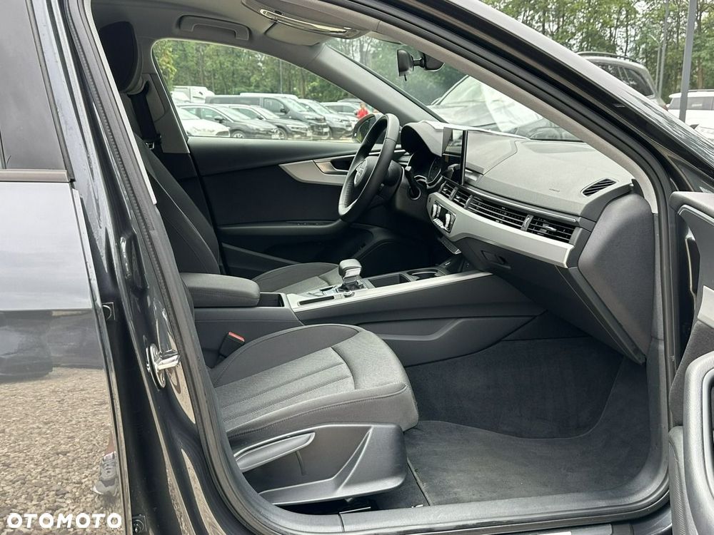Audi A4 Limousine - 19