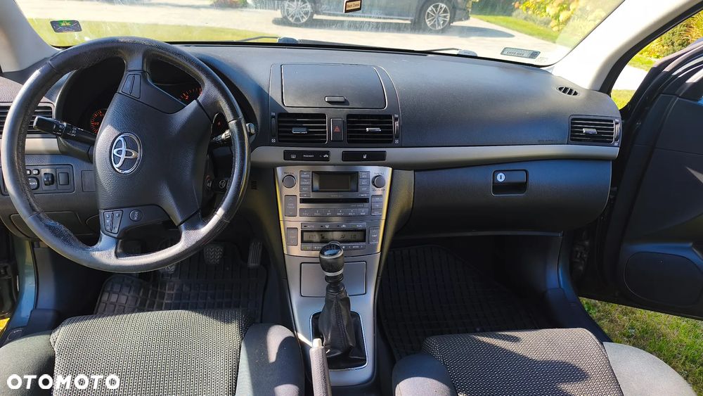 Toyota Avensis - 6
