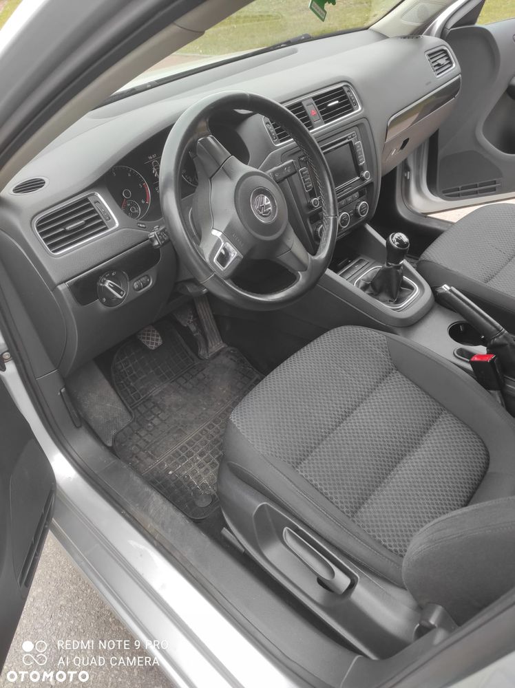 Volkswagen Jetta - 10