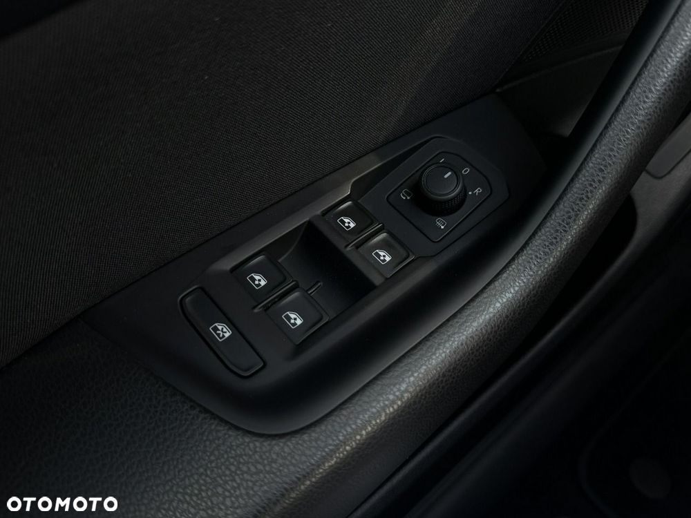 Volkswagen Passat - 31