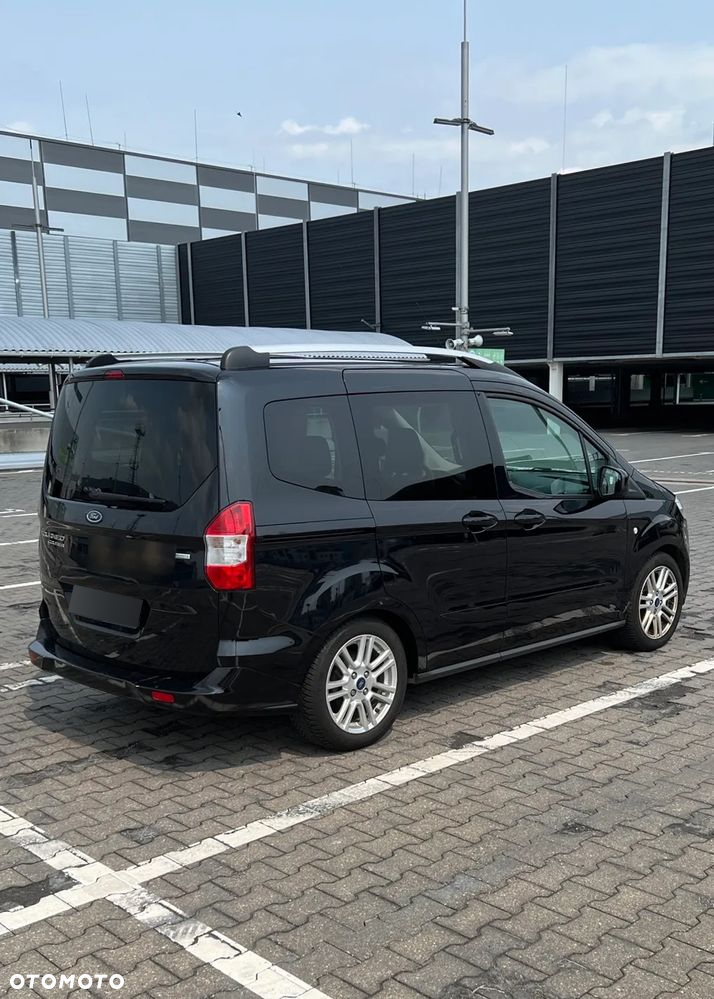 Ford Tourneo Courier 1.0 EcoBoost Titanium - 4