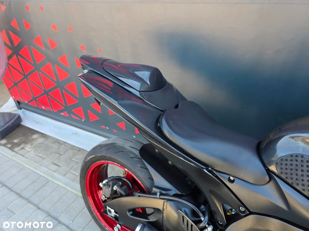 Suzuki GSX-R - 27