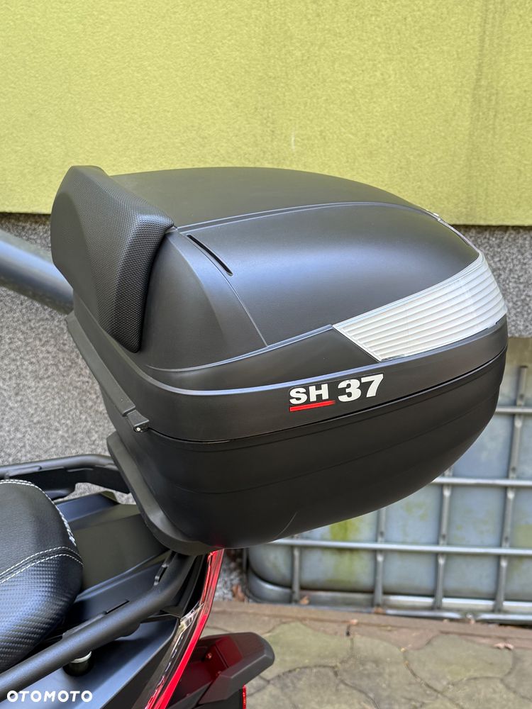 Kymco AK 550 - 11