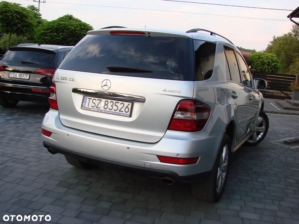 Mercedes-Benz ML - 12