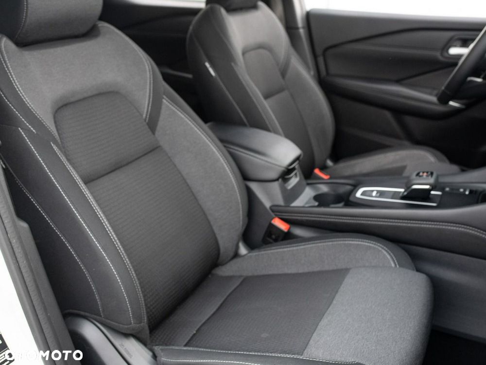 Nissan Qashqai 1.3 DIG-T MHEV N-Connecta Xtronic - 27