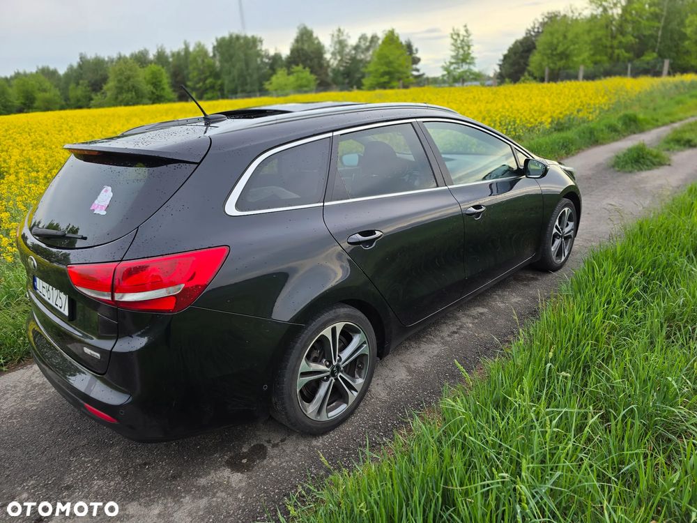 Kia Ceed 1.6 CRDi 136 DCT ISG Platinum Edition - 3