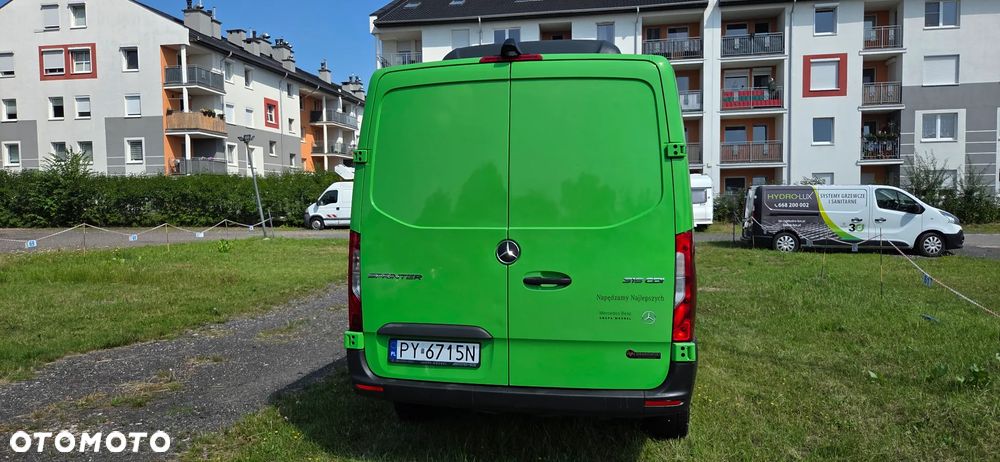 Mercedes-Benz Sprinter 907.221 - 12