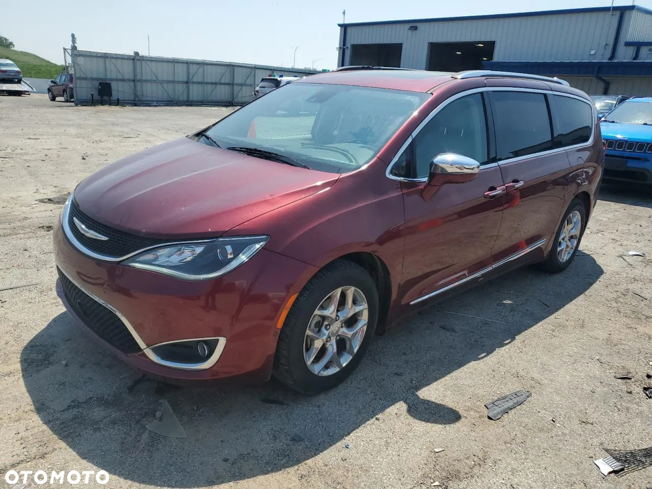 Chrysler Pacifica - 2