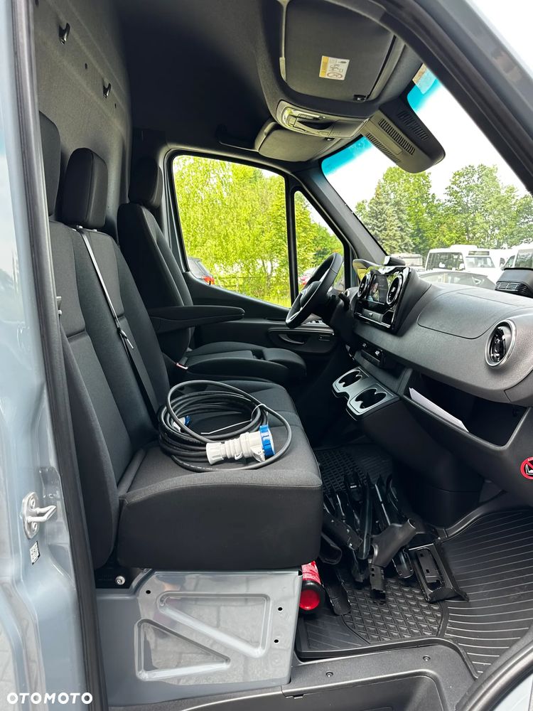 Mercedes-Benz Sprinter 317 CDI Furgon PRO LONG - 19