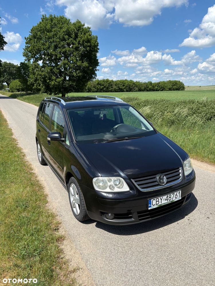 Volkswagen Touran - 1