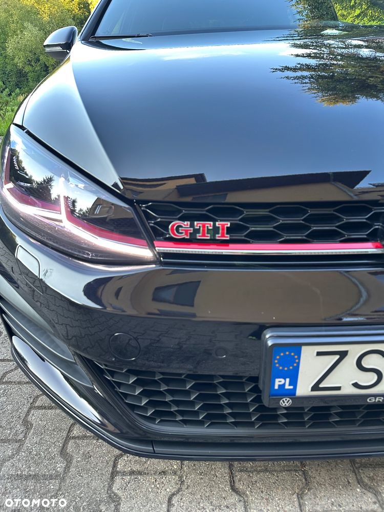 Volkswagen Golf - 11