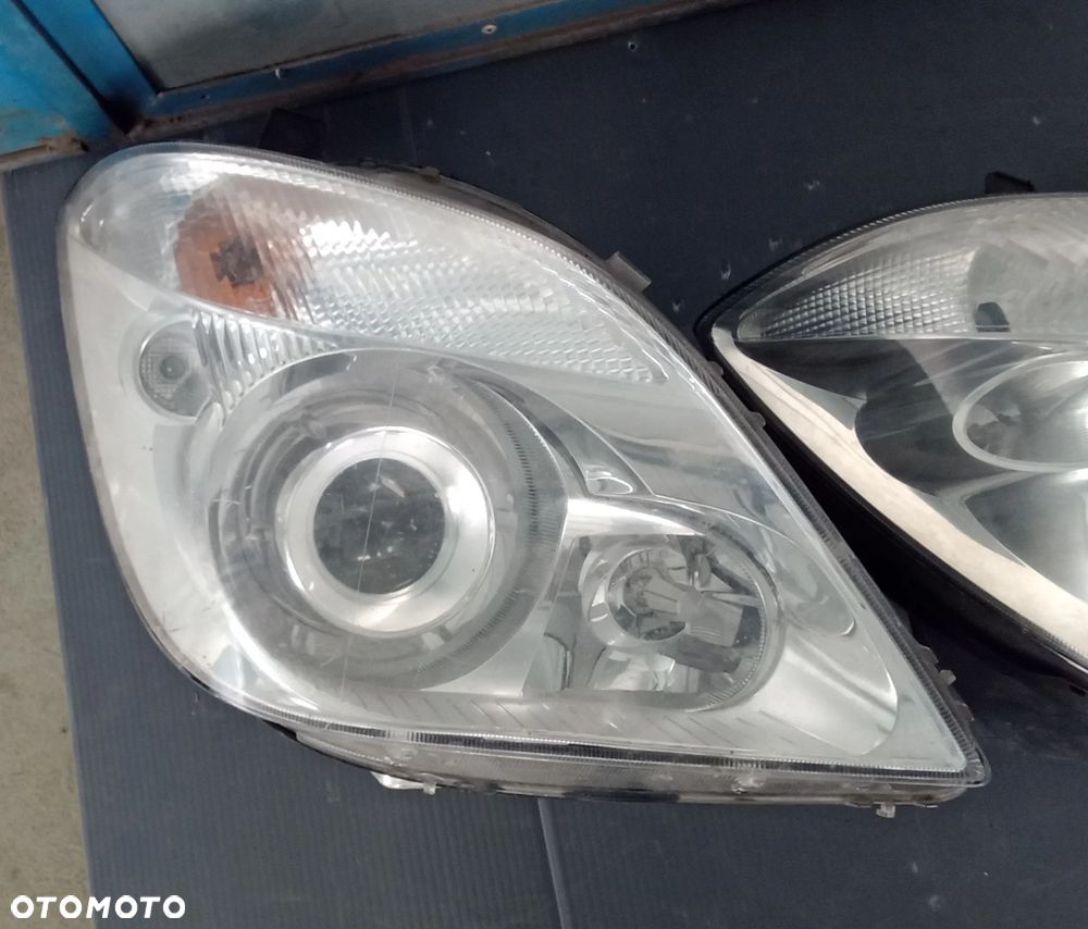 Lampa prawy przód Mercedes W906 Xenon - 3