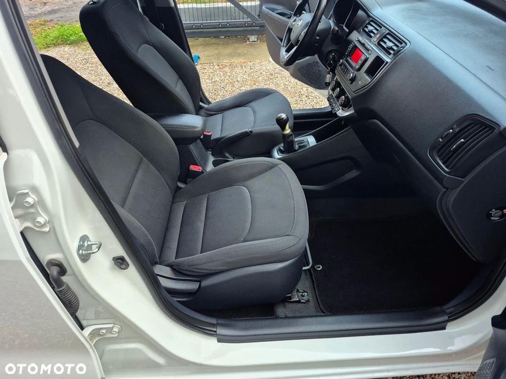 Kia Rio - 18