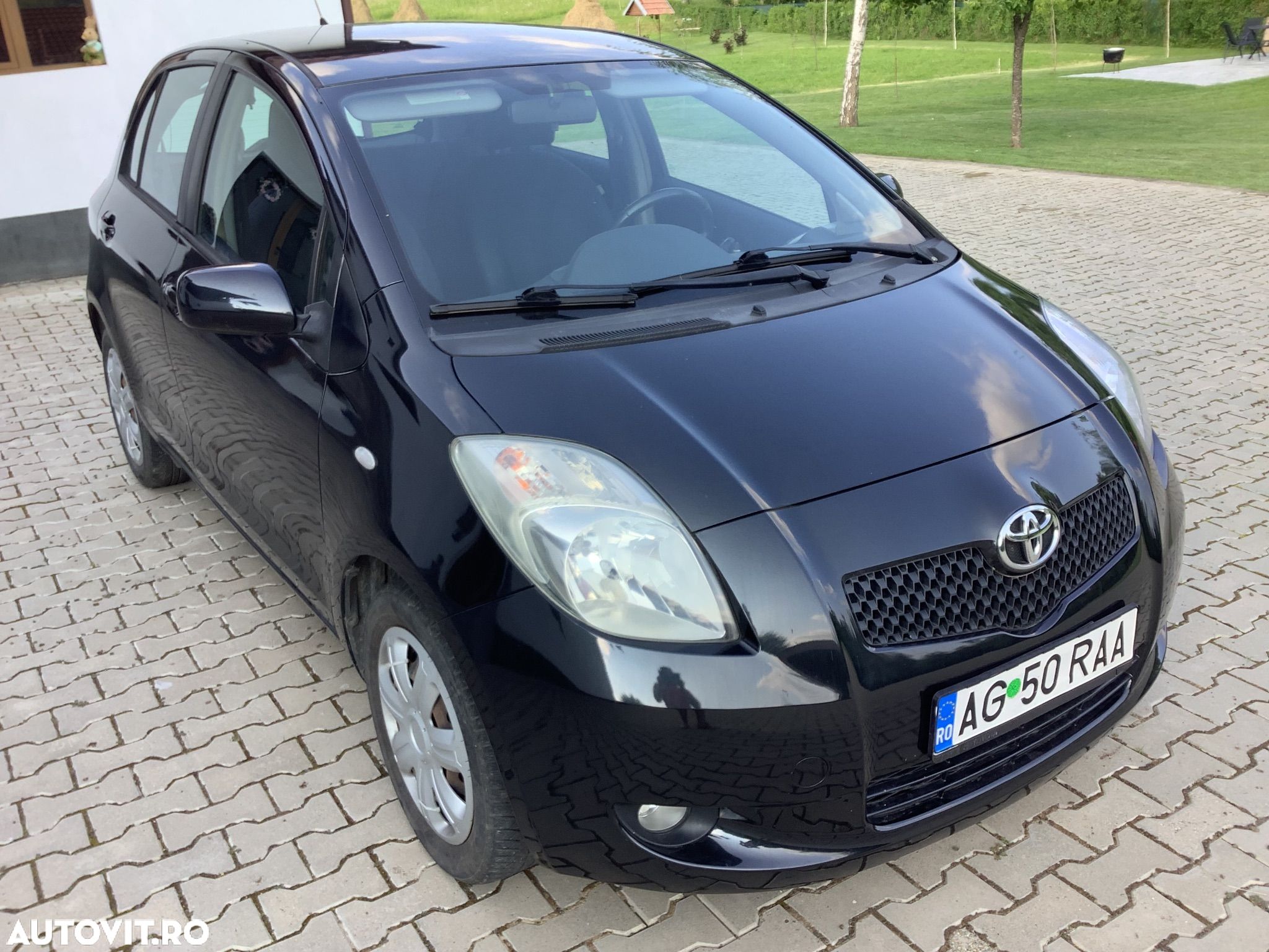 Toyota Yaris - 1