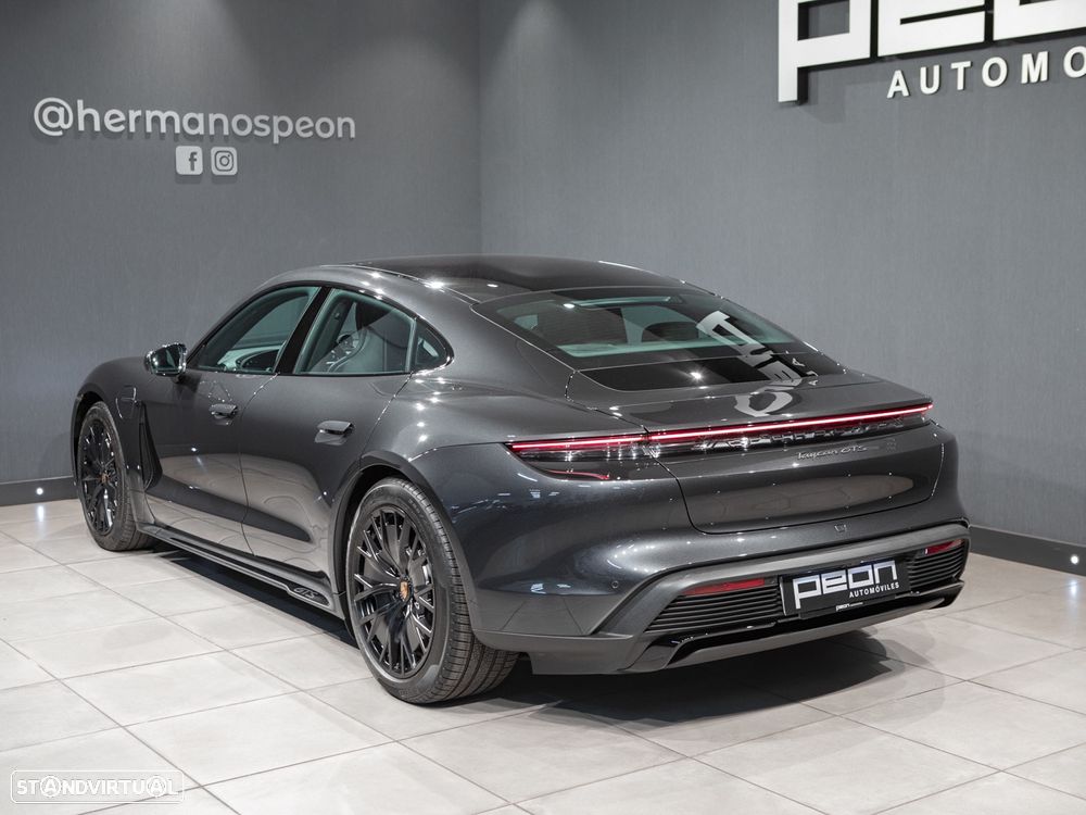 Porsche Taycan GTS - 12