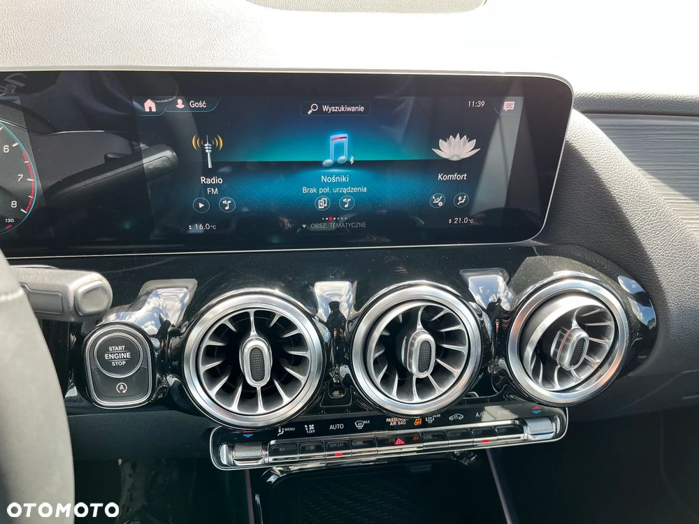 Mercedes-Benz GLA 250 8G-DCT - 16