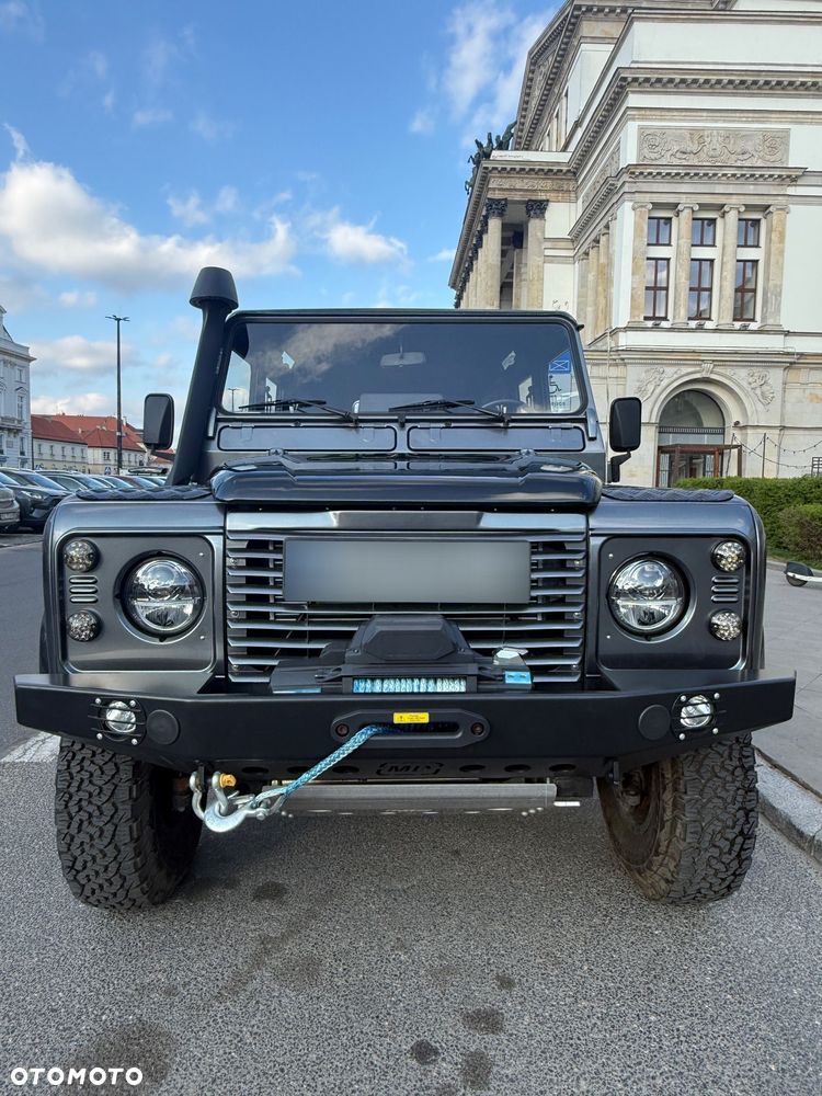 Land Rover Defender - 9