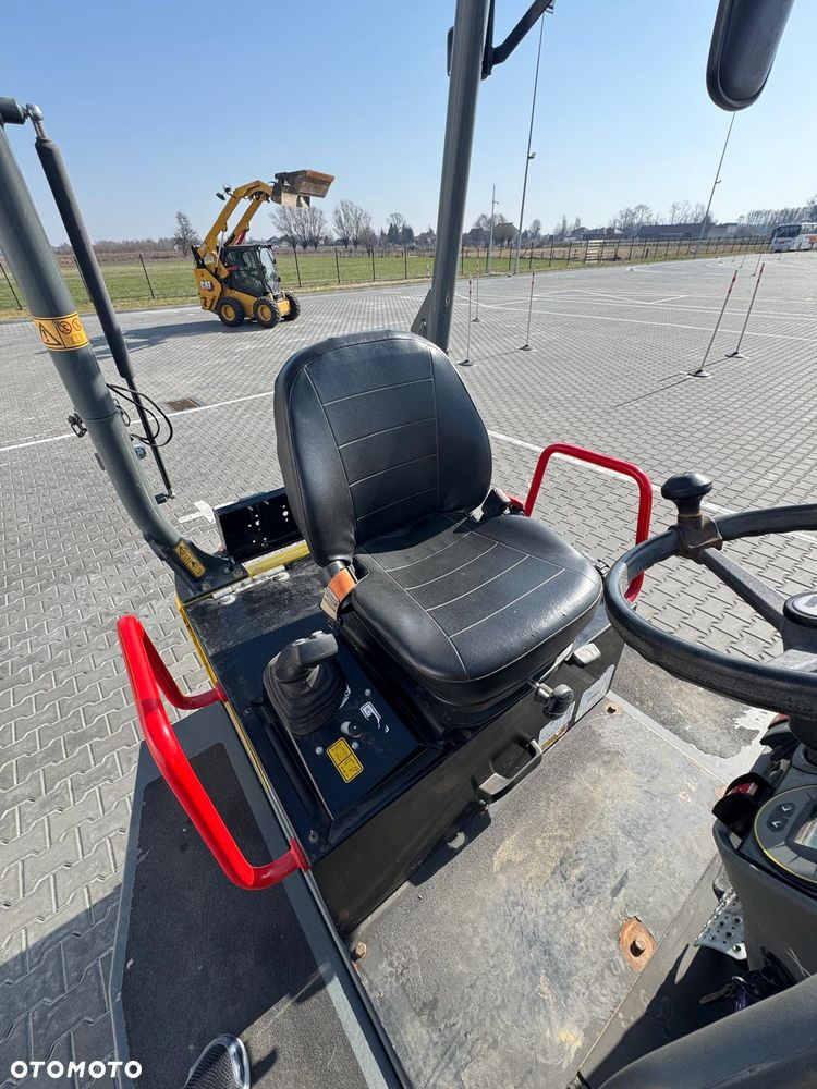 Wacker Neuson DW30 - 11