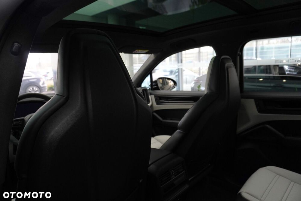 Porsche Cayenne GTS - 31