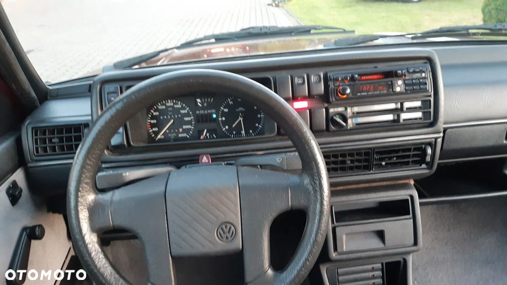 Volkswagen Golf 1.8 GL - 19