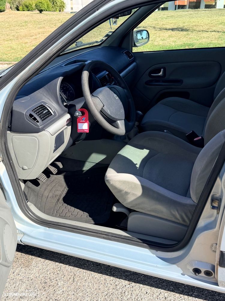 Renault Clio 1.2 16V Privilège - 9