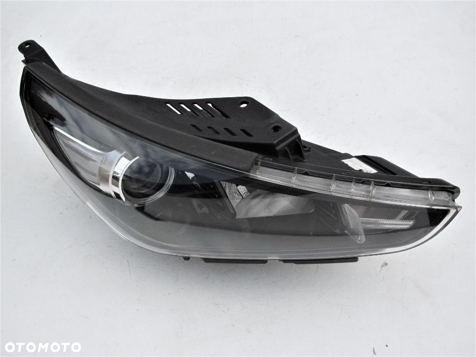 HYUNDAI i30 2017 2018 2019 Reflektor 10 PIN OE - 2