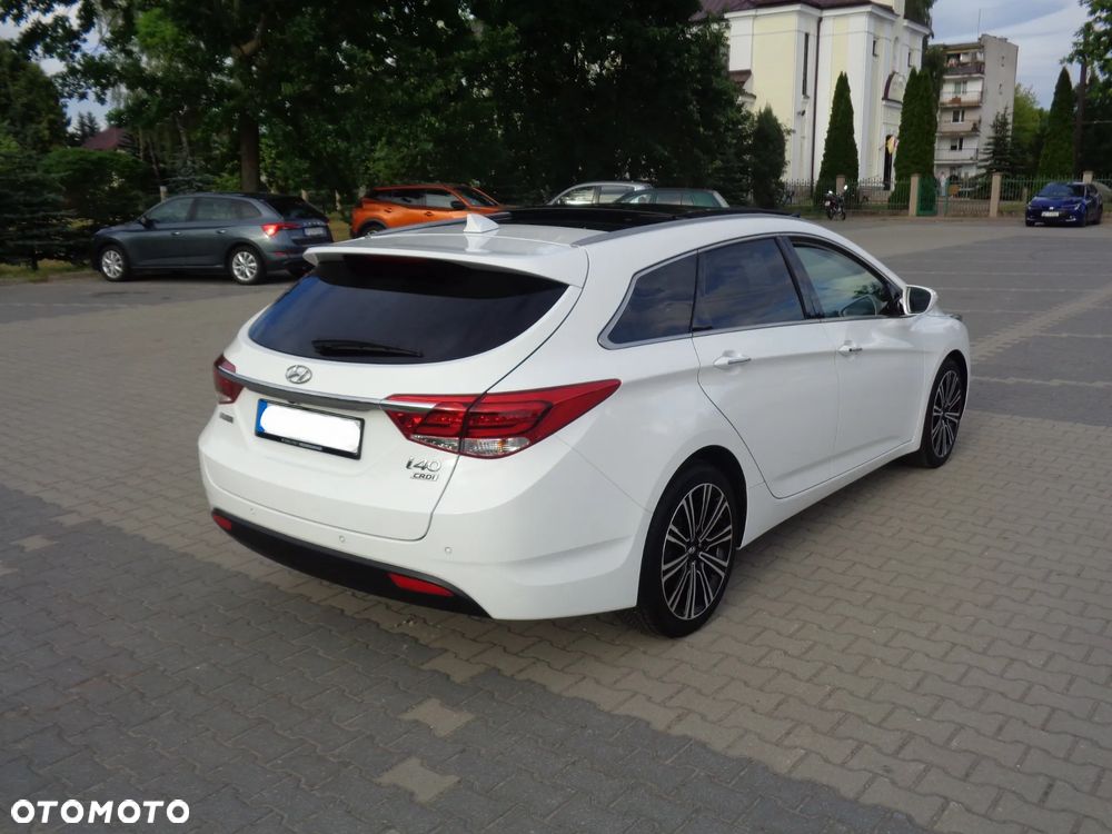 Hyundai i40 Kombi 1.7 CRDi DCT Premium - 3