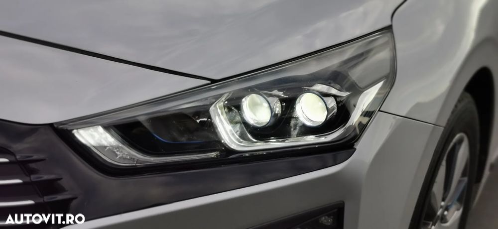 Hyundai IONIQ 1.6 GDI Premium - 23