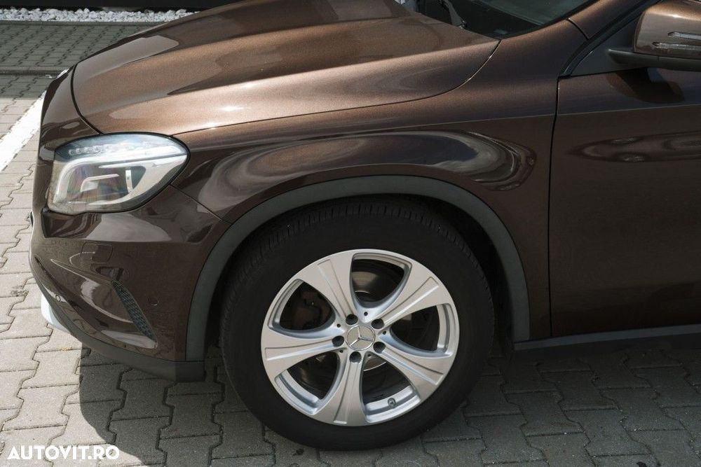 Mercedes-Benz GLA - 31