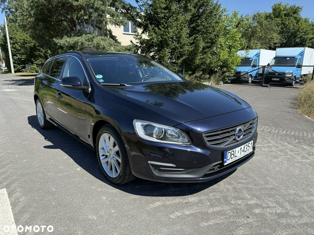Volvo V60 T3 Geartronic Momentum - 32