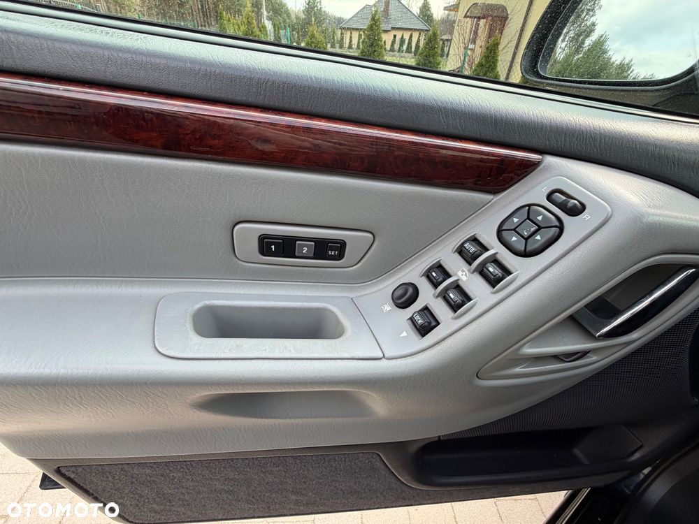 Jeep Grand Cherokee - 30