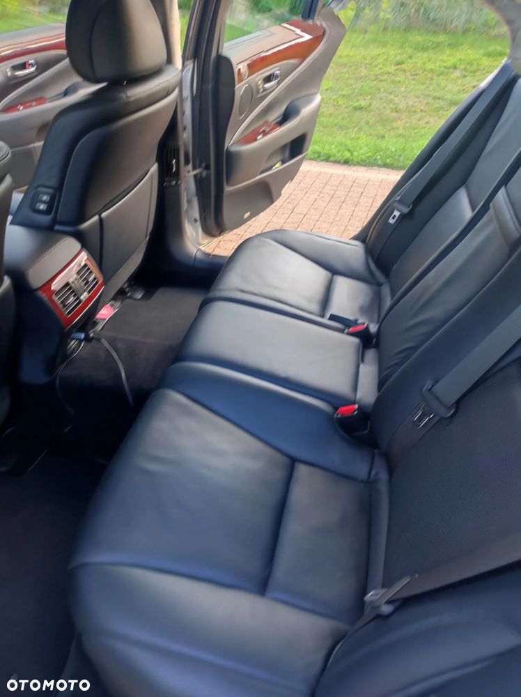 Lexus LS 460 Prestige - 21