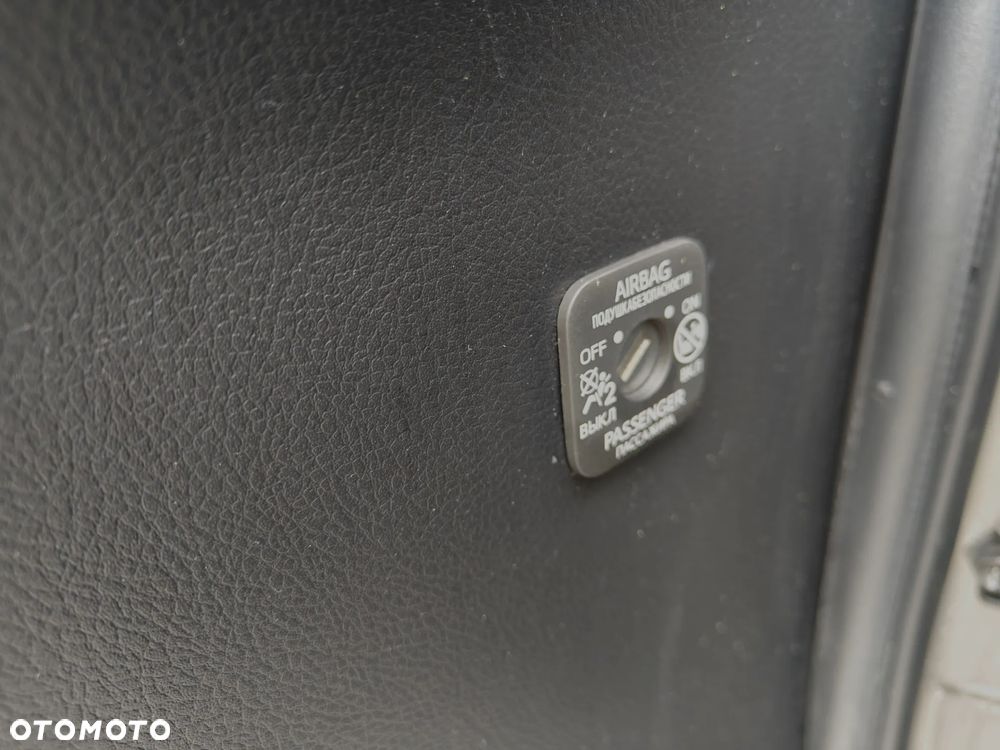 Toyota Auris 1.6 Premium Comfort - 34