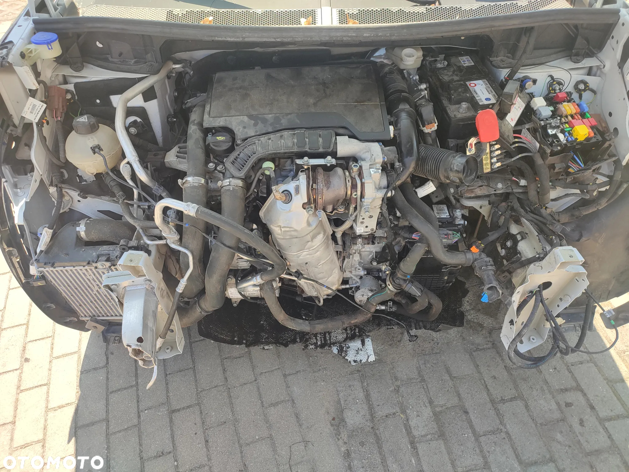Peugeot 3008 PureTech 130 Stop & Start GPF EAT8 Allure - 6