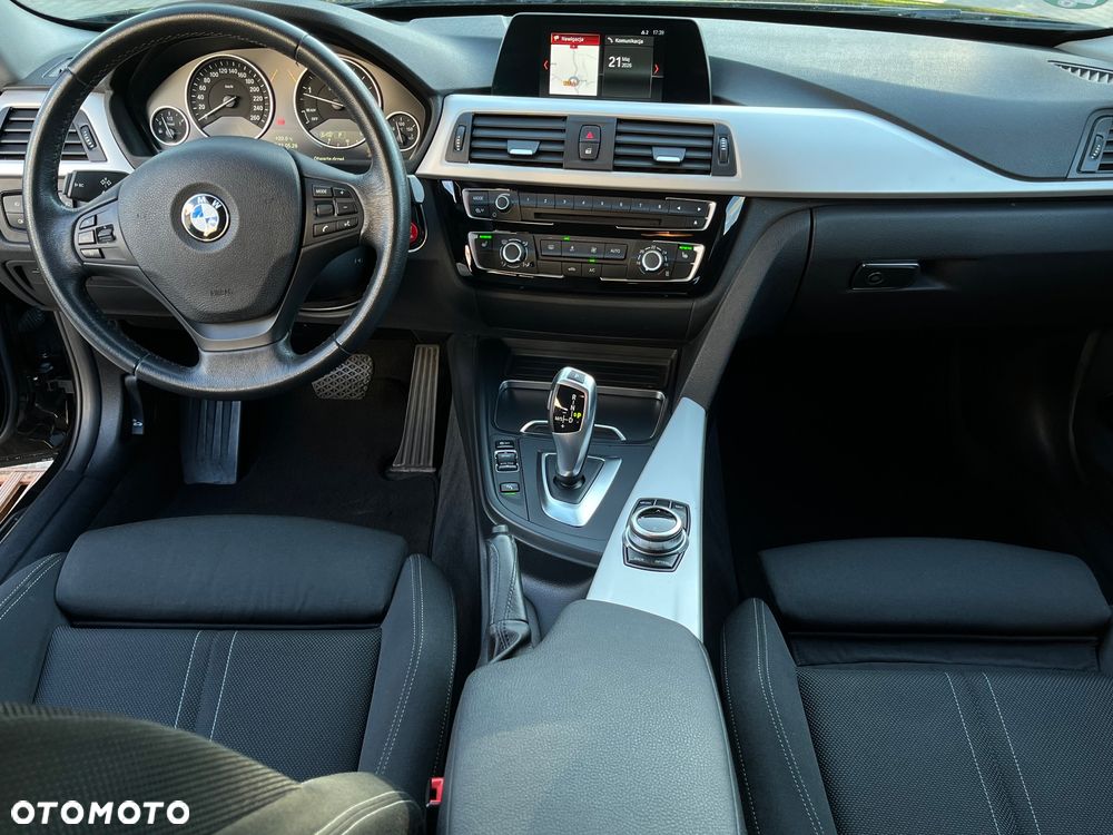 BMW Seria 3 320d Sport Line Shadow - 24