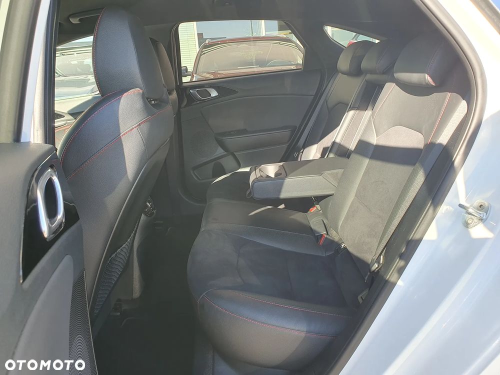 Kia ProCeed 1.6 T-GDI GT DCT - 18