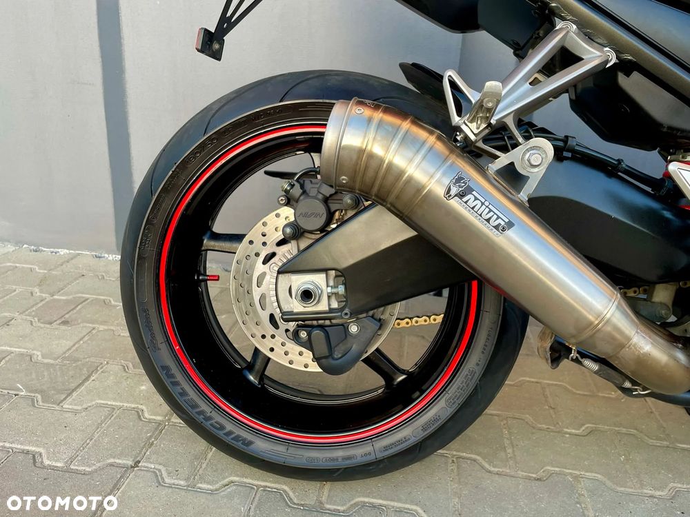 Yamaha FZ - 12