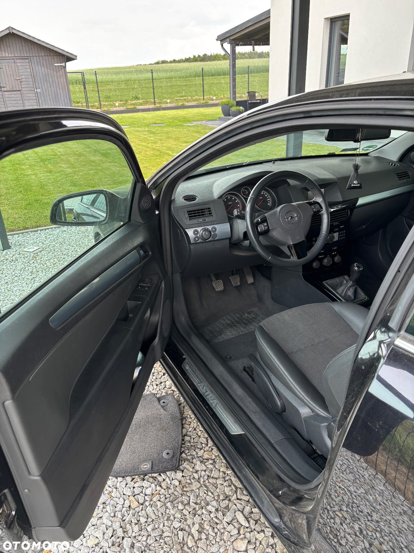 Opel Astra III GTC 1.8 Sport - 13